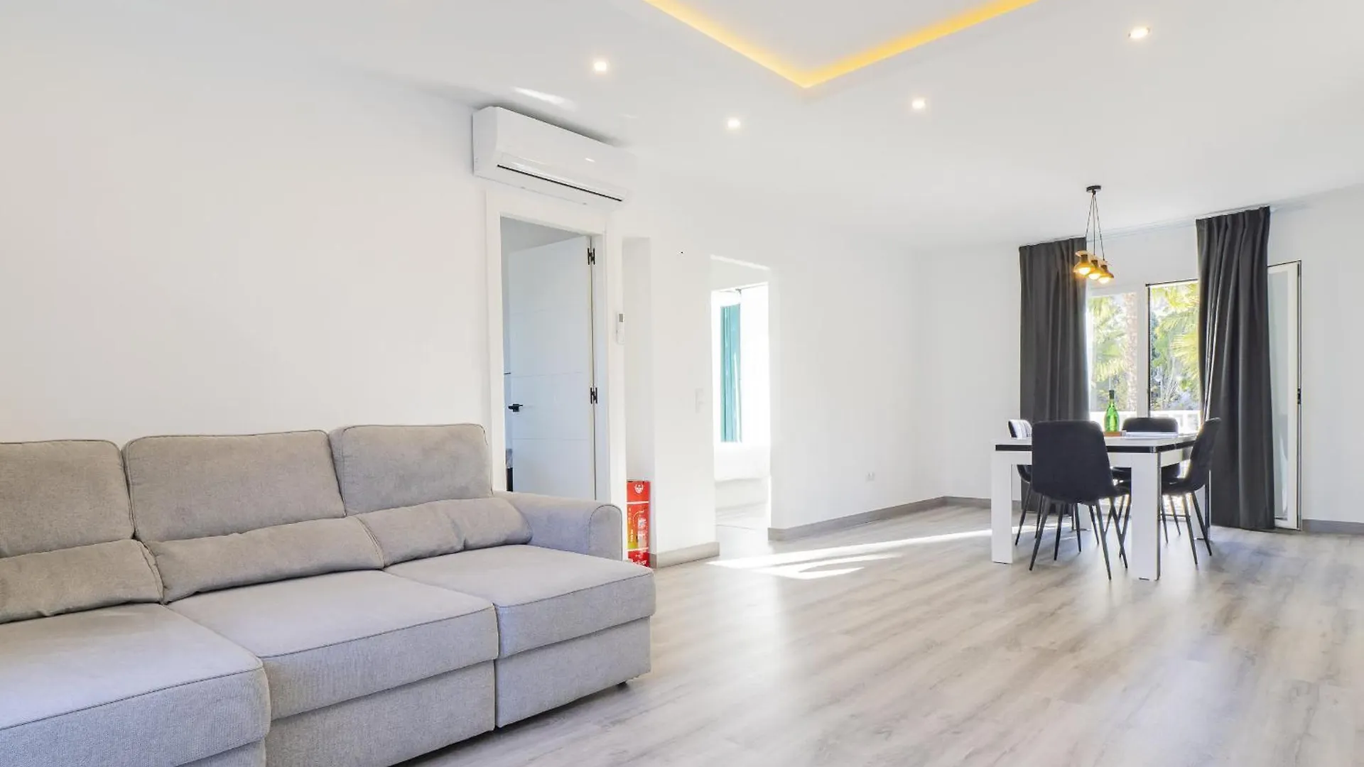 Cubo'S Luna Town Center Apartment Alhaurin el Grande Spain